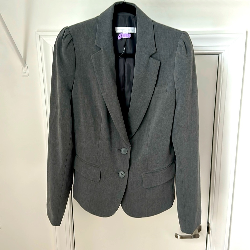 New York & Company blazer. 6 Tall. Gray.